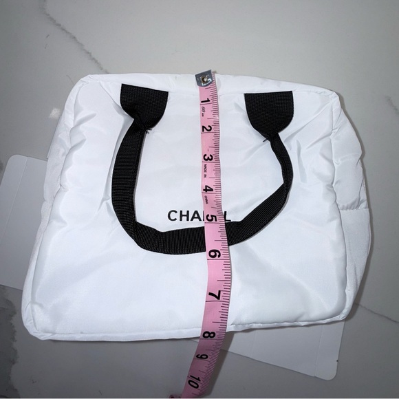 GWP Chanel White Tote/Cosmetic Bag - Picture 10 of 13